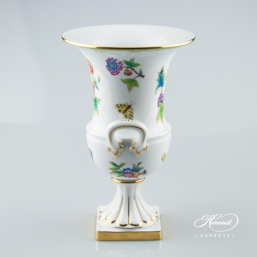 带底座帝国型花瓶 – 维多利亚女王 – 海兰德细瓷